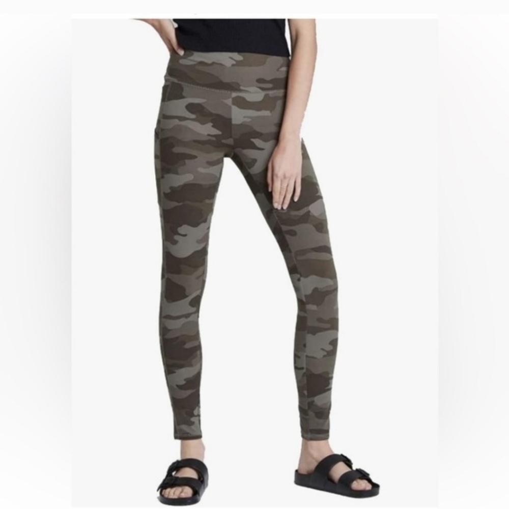 Wild Fable Women's High-Waisted Ultra Soft Leggings (Camo Green medium)